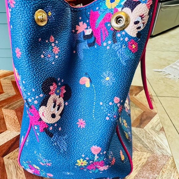 Disney Parks Dooney & Bourke Epcot Minnie Satchel Purse - Picture 5 of 12